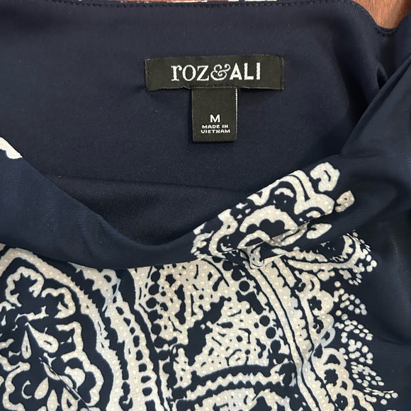 NWT Navy and White Paisley Faux Wrap Dress Size Medium - Picture 5 of 12